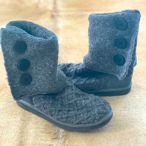 Authentic gray knit Uggs